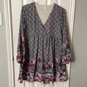 Altar’s State Size M. Floral patterned dress with lining. Great condition!